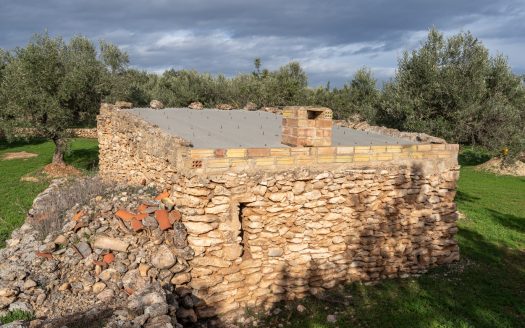 Bonita finca plana con agua (475)