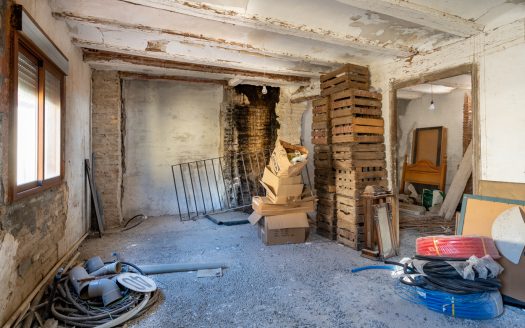 Town house to restore in Xerta (593)