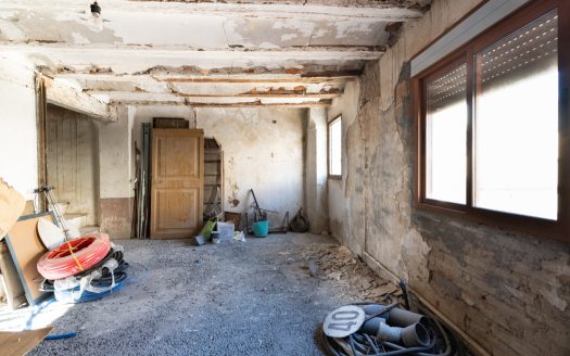 Town house to restore in Xerta (593)