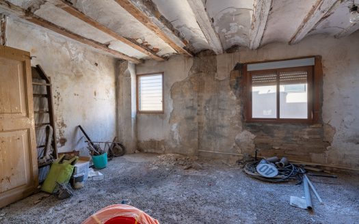 Town house to restore in Xerta (593)