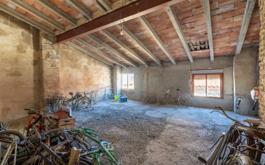 Town house to restore in Xerta (593)