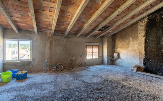 Town house to restore in Xerta (593)