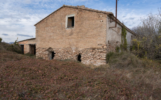 Masía para restaurar cerca de Tortosa (653)