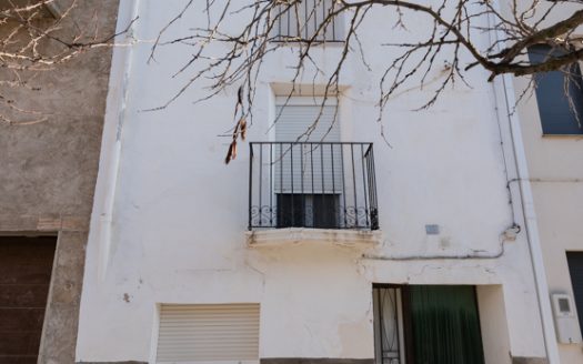 Old townhouse to restore in La Galera (824)