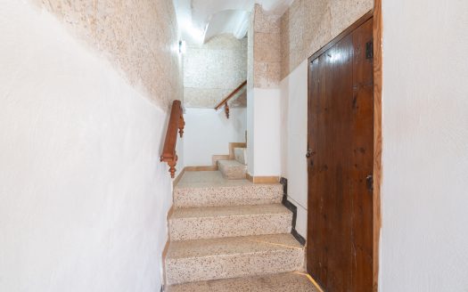 Old townhouse to restore in La Galera (824)