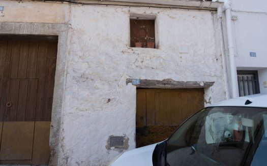 Casa de pueblo muy vieja para reformar en La Galera (825)