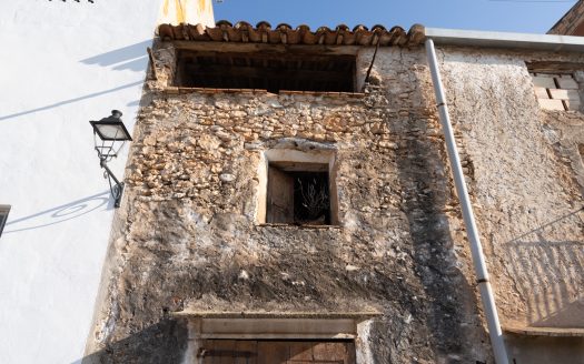 Casa de pueblo muy vieja para reformar en La Galera (825)