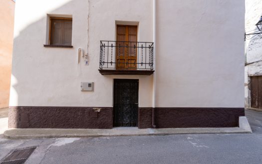 A cozy townhouse ready to live in (905)