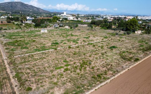 Flat land with water and electricity (938)