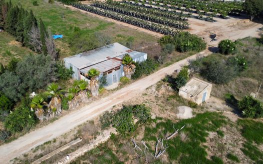 Flat land with water and electricity (938)