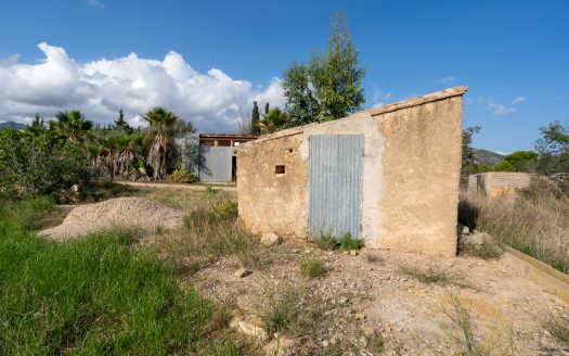 Flat land with water and electricity (938)