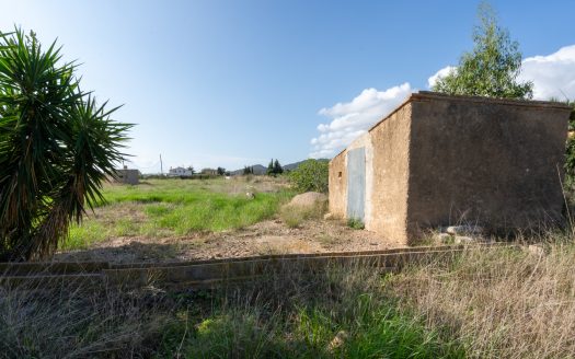 Flat land with water and electricity (938)