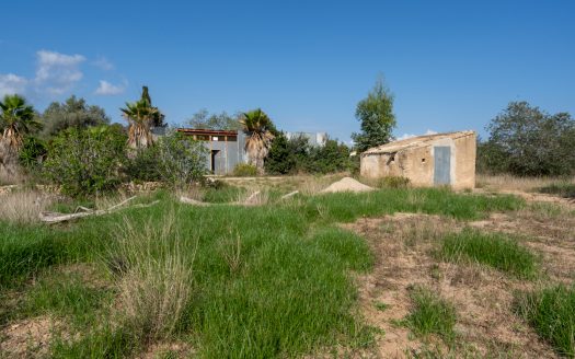 Flat land with water and electricity (938)