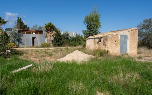 Flat land with water and electricity (938)